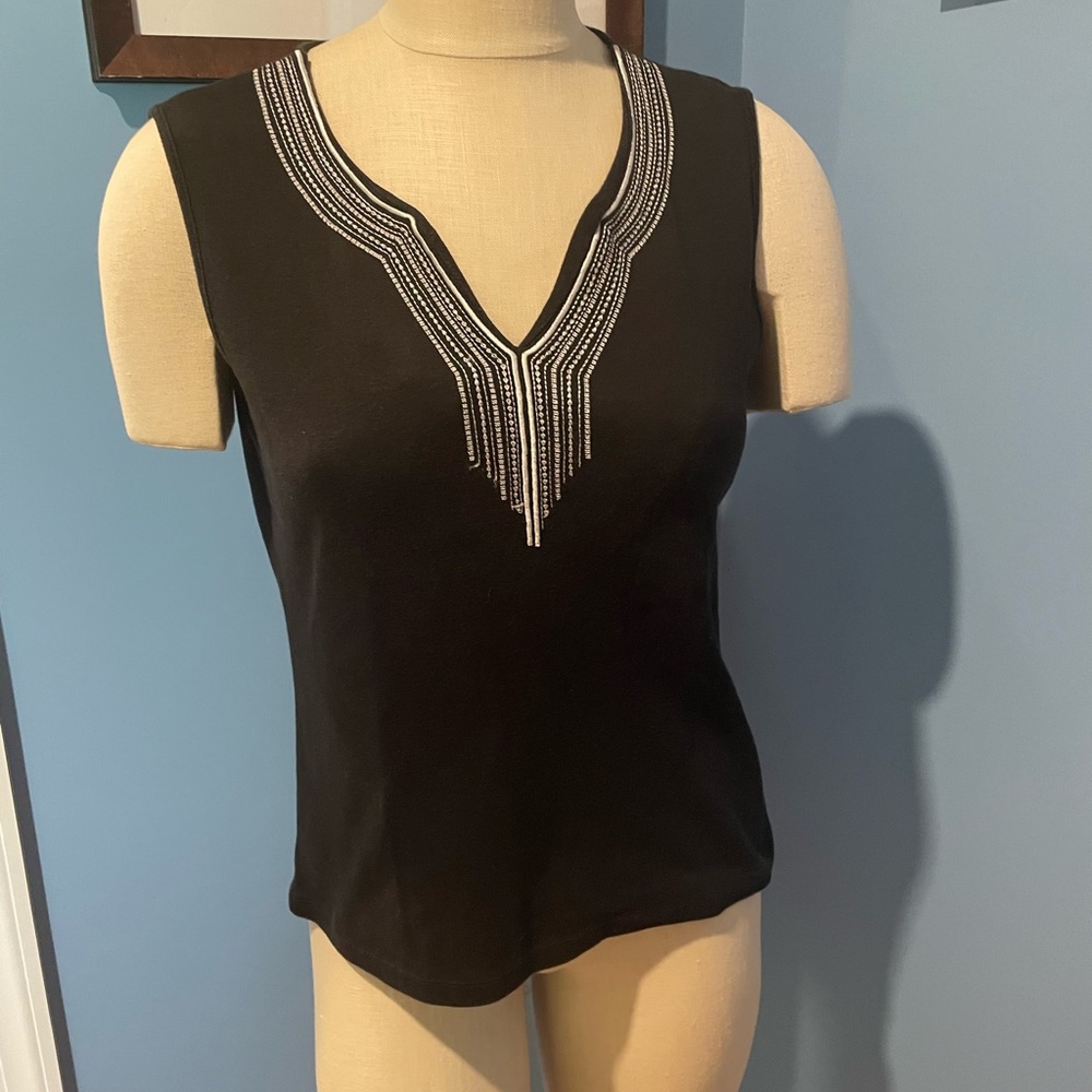 Style and Company, black and white women’s medium top excellent used condition.